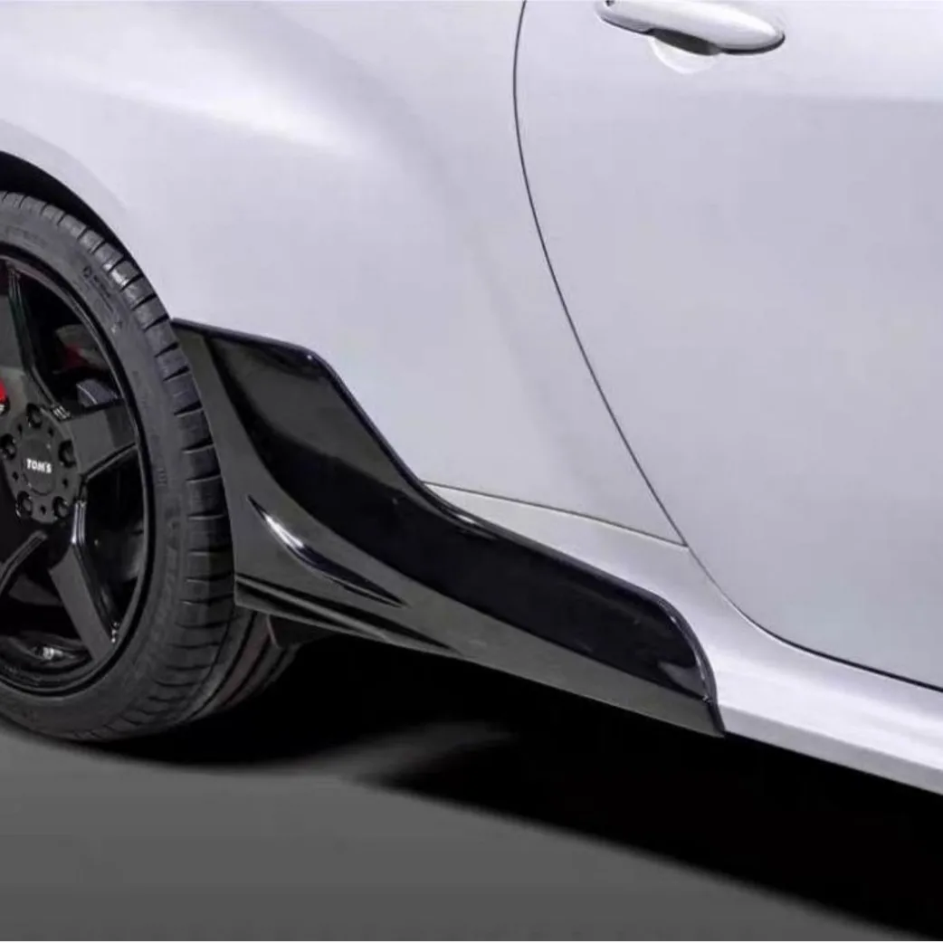 Фото Задние карбоновые накладки на пороги (тип TMS) для GR YARIS GXPA16 (модель Kouki) – элементы обвеса кузова №4
