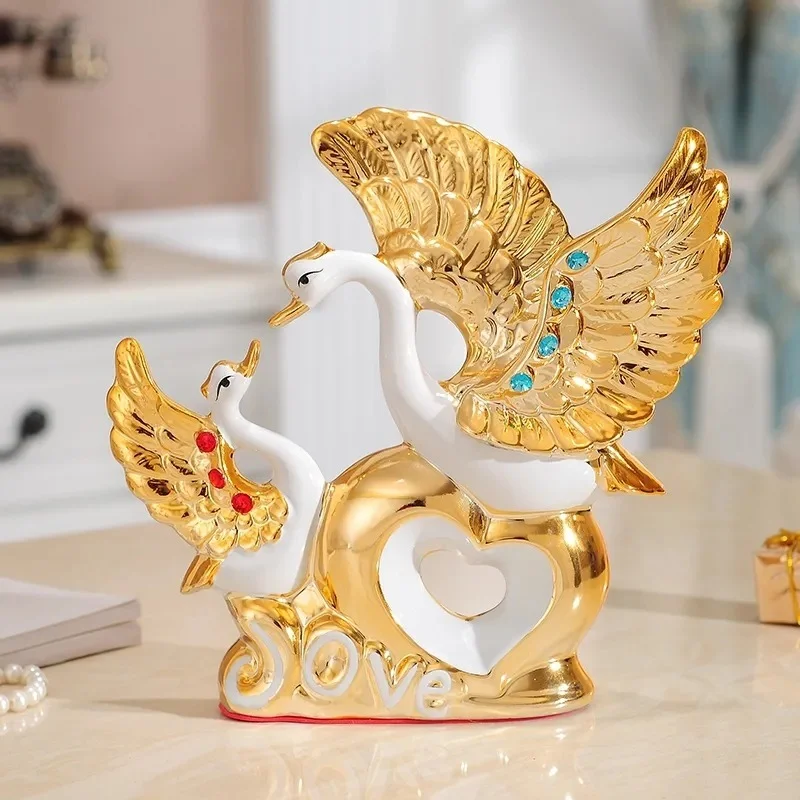 

European Wedding Decor Crafts Ceramic Creative Room Decoration Handicraft Gold Swan Love Porcelain Figurines Decorations
