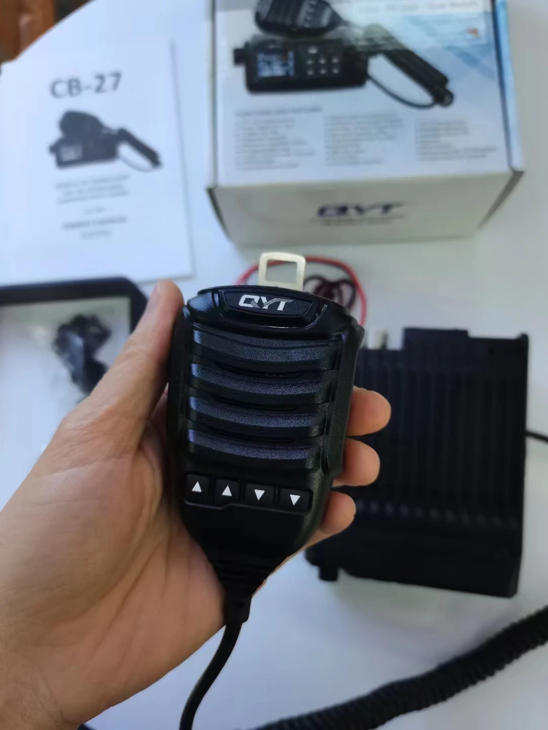 

QYT CB-27 CB Radio 26.965-27.405MHz AM/FM 12/24V 4 Watts LCD Screen Shortware