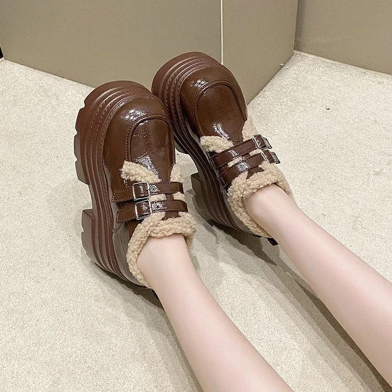 Женские кожаные кроссовки на платформе осенне-зимние теплые зимние туфли с