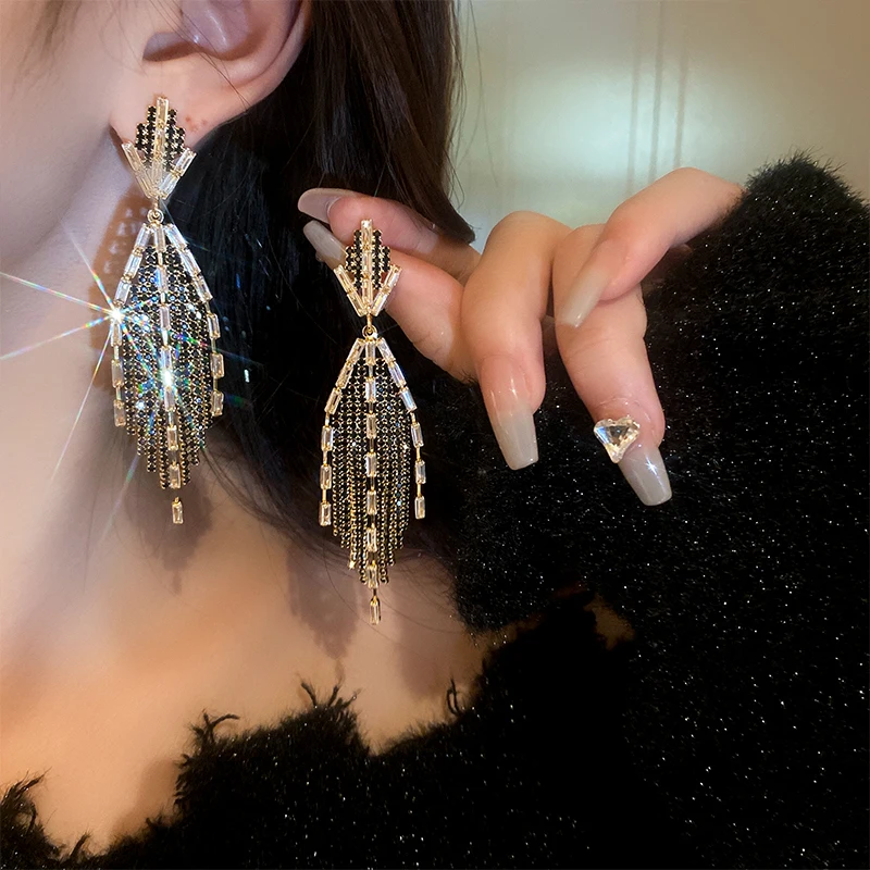 

DREJEW Rhombus Tassels Drop Earrings Long Full Rhinestone Dangle Earrings For Women Girls Geometry Zircon Piercing Ear Ornaments