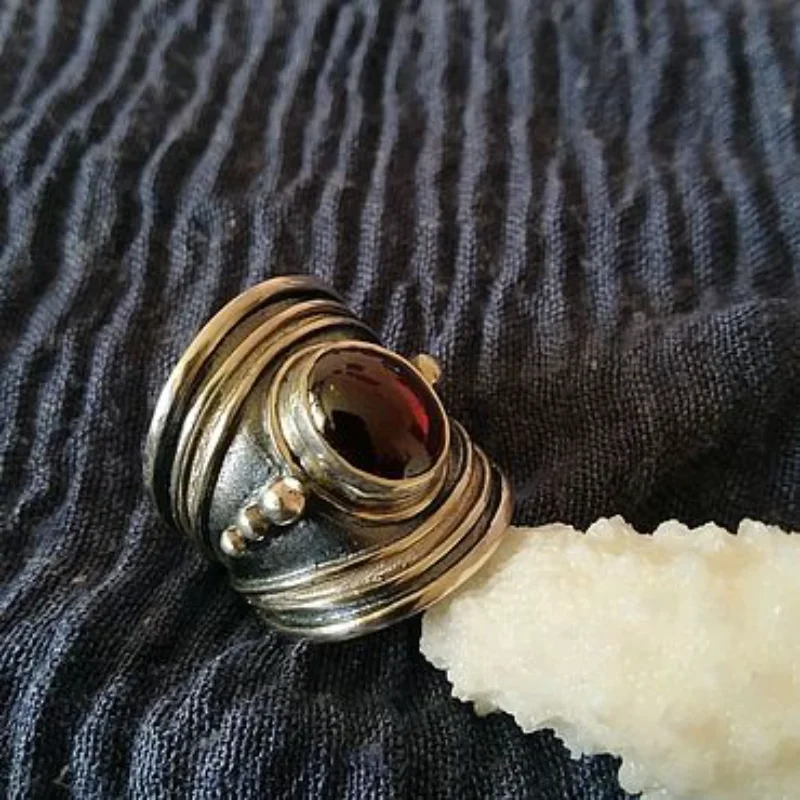 

Vintage Ethnic Style Antique Silver Color Rings for Women Luxury Red Stone Elegant Party Vacation Jewelry Finger Ring