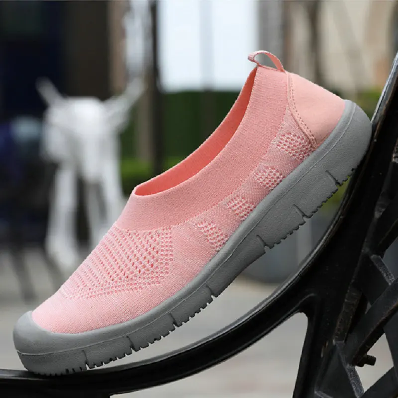 Summer New Large Women's Shoes Middle Age Mom's Shoes Flying Weave Breathable Mesh Flat Shoe Casual Shoes 35-42 Style Zapatos De