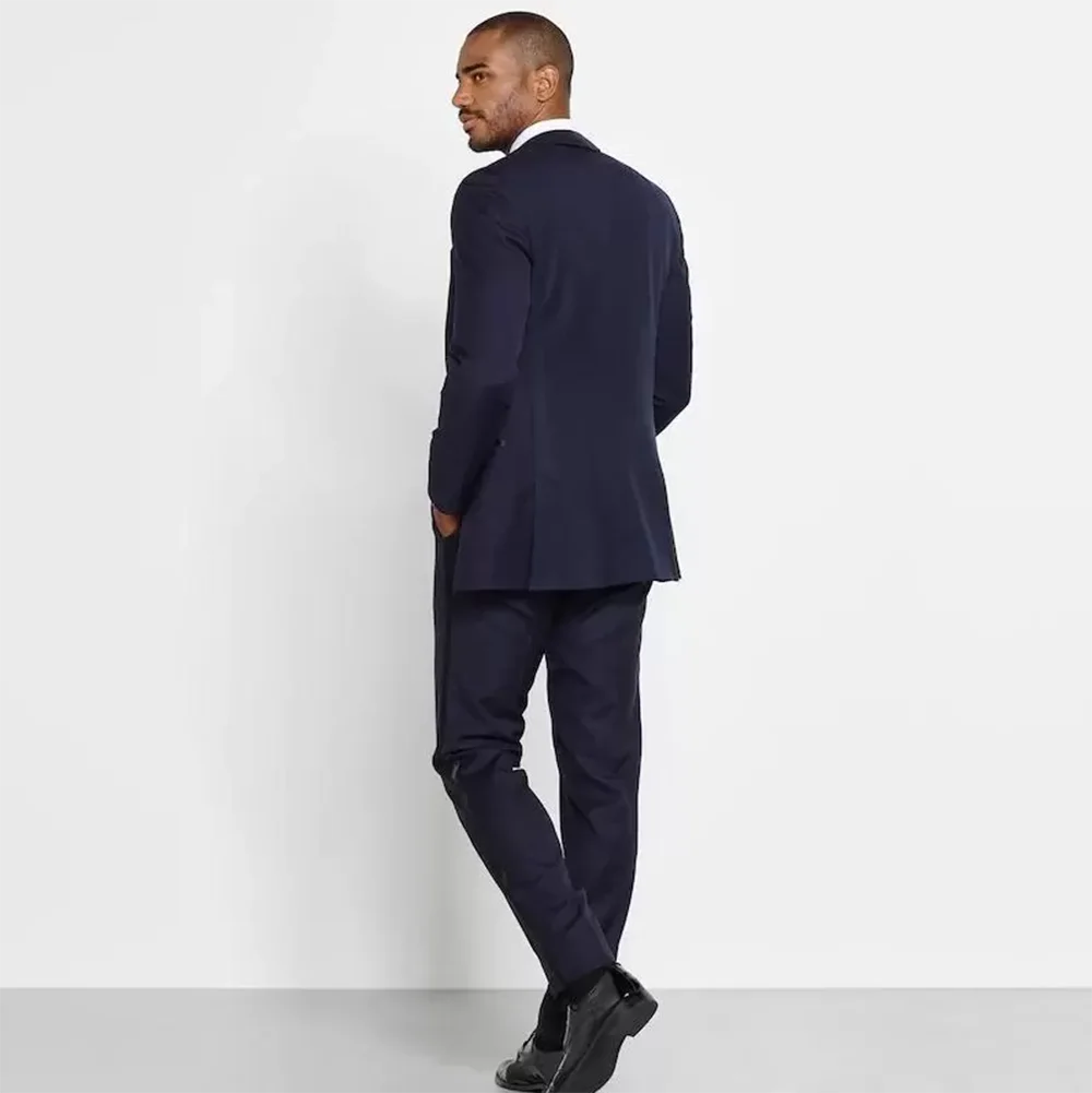 Рисунок 3 - Мужской деловой костюм