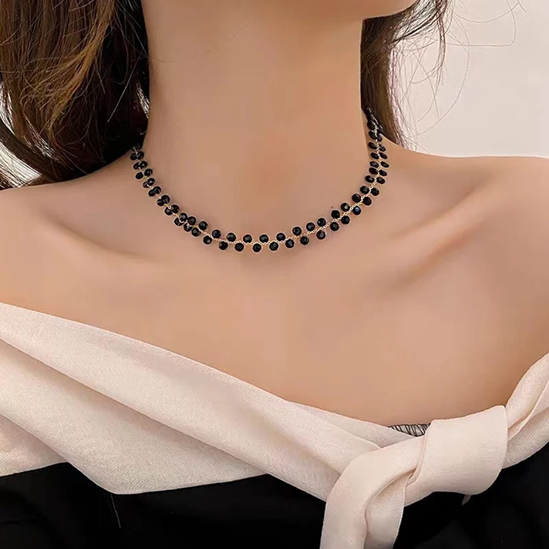 Высококачественное женское ювелирное изделие с черными стразами украшенное