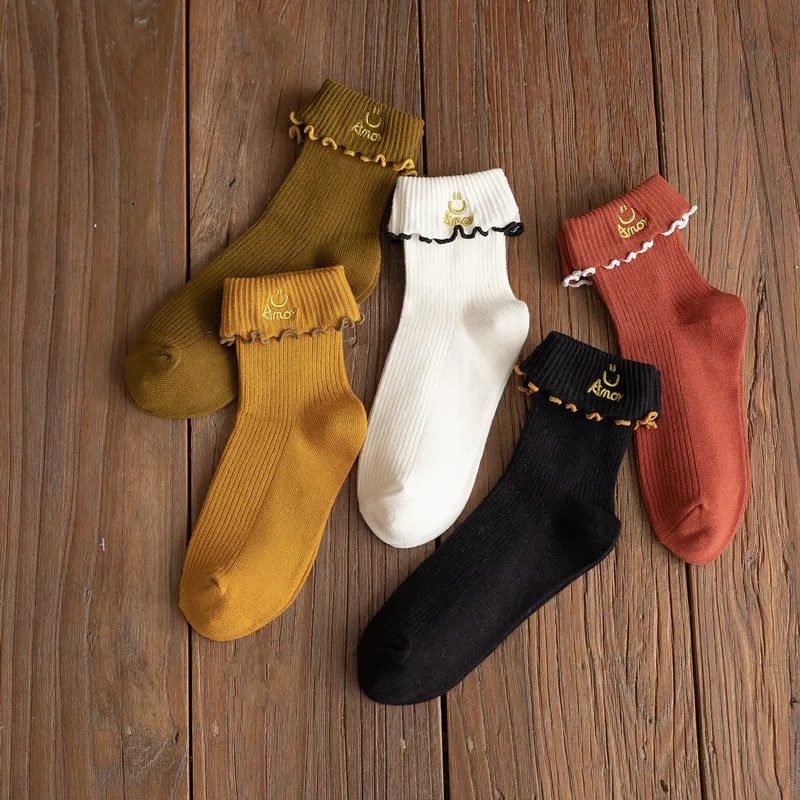 

Autumn and Winter Embroidered Combed Cotton Trend Socks Breathable Letters All-match Spot Medium Tube Women's Socks