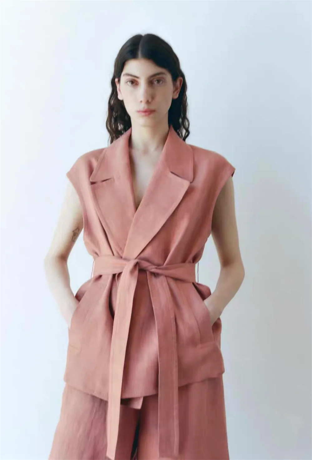 Women with Belt Sleeveless Blazer Vest and Side Pockets Shorts Elegant Office Lady Loose Lapel Collar Vest Tops Shorts Suit