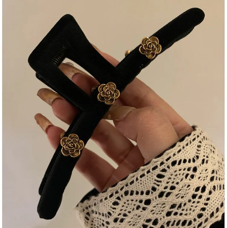 

Camellia Grab Clip ~ 13cm Oversized Shark Clip Black Velvet Vintage French Small Fragrant Hair Clip on The Back of The Head