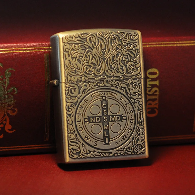 

Wholesale of three-dimensional relief old-fashioned grinding wheel dragon Konstantin Guan Gong bronze kerosene lighters