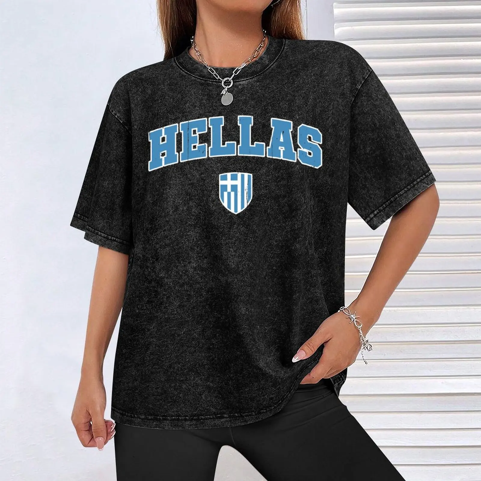 Фото Футболка Hellas Mock Athletic Distressed с эмблемой греческого флага, базовая, простая, повседневная, с коротким рукавом №4