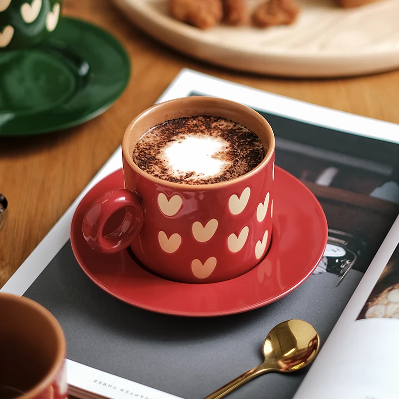 Керамическая кружка в форме сердца и стеклянная чашка для молочного кофе с
