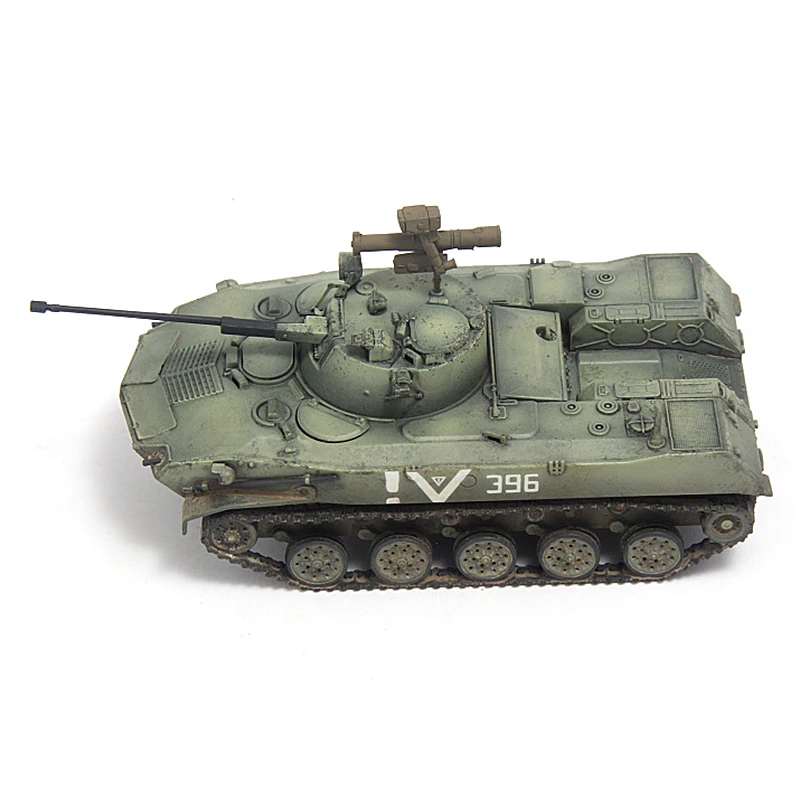 

Модель грузового автомобиля в масштабе 1/72, русский специальный Военный танк