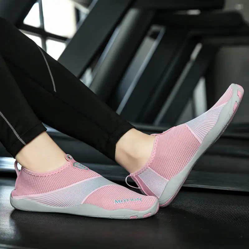 

Минималистичные женские спортивные кроссовки, вязаная женская спортивная обувь, теннисная Роскошная брендовая медицинская обувь 2022, Женская теннисная обувь на танкетке, 2021