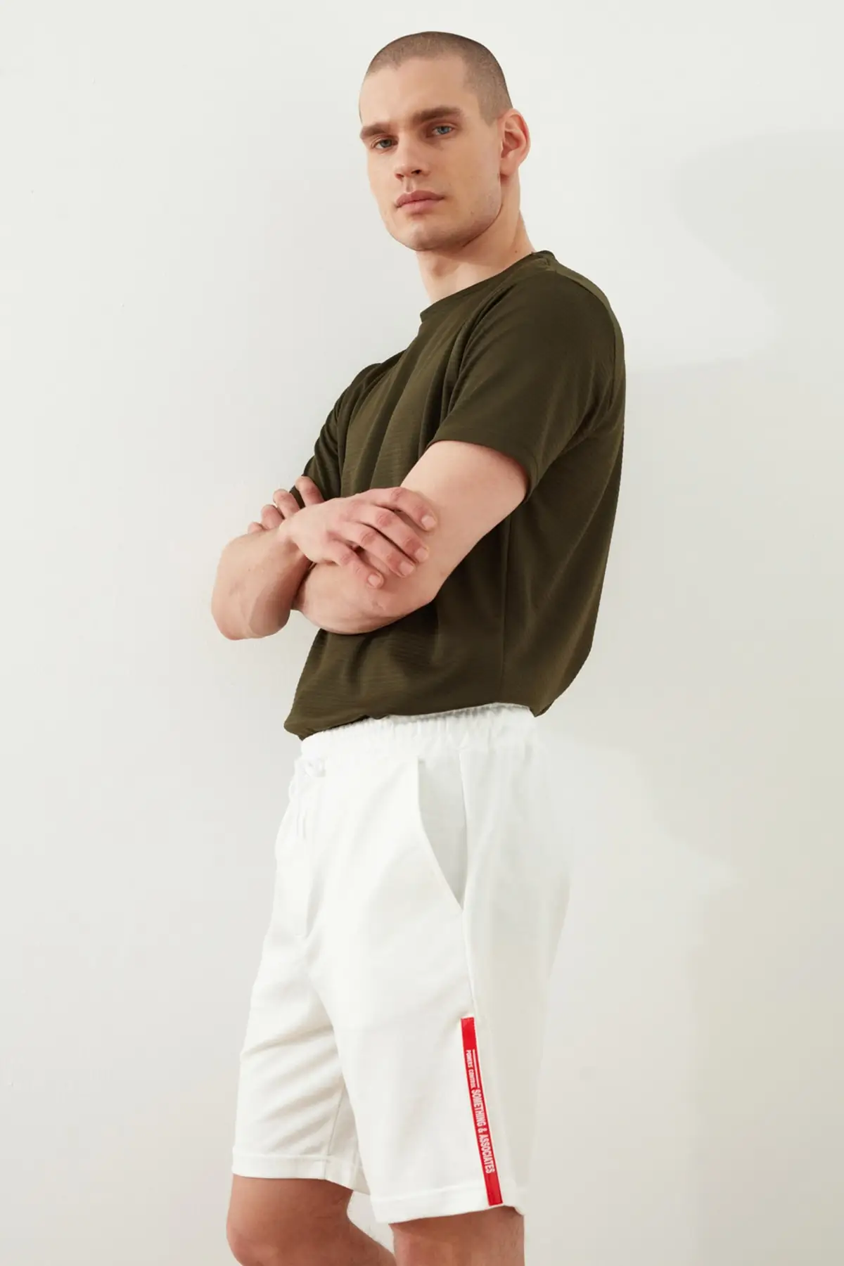 

Trendyol Men 'S Regular Fit Shorts & Bermuda TMNSS21SR0265