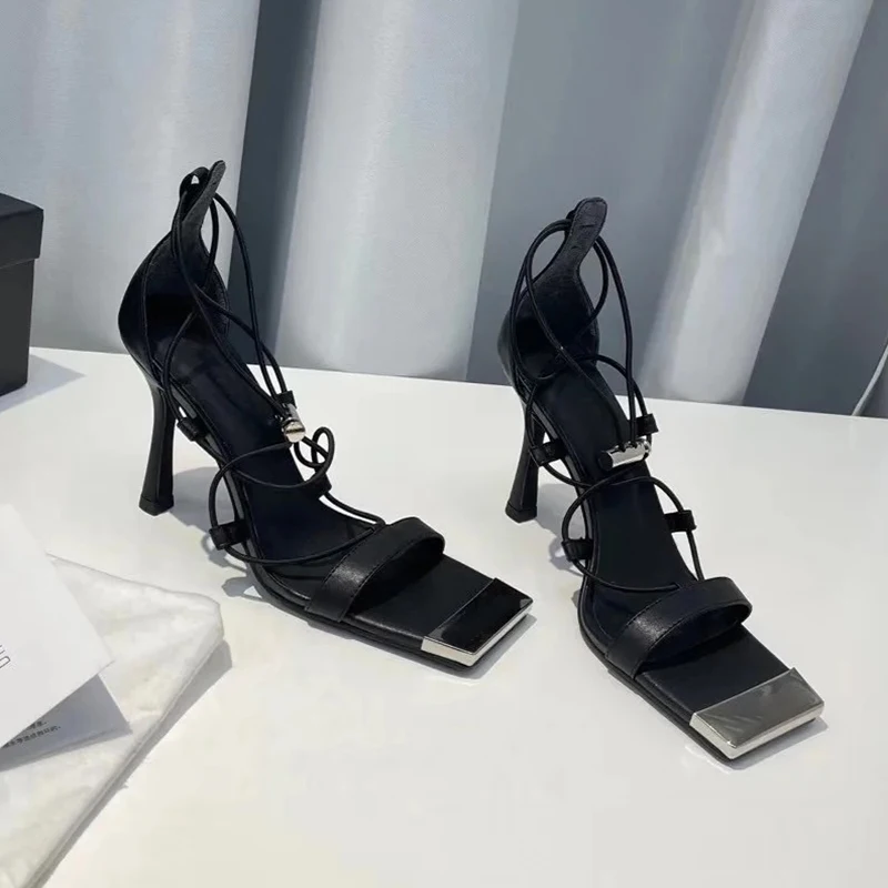 

2023 Summer French Fine Heel Straps High Heel Sandals Female One Word Buckle Cross Straps Fashion Sexy Square Head Sandals