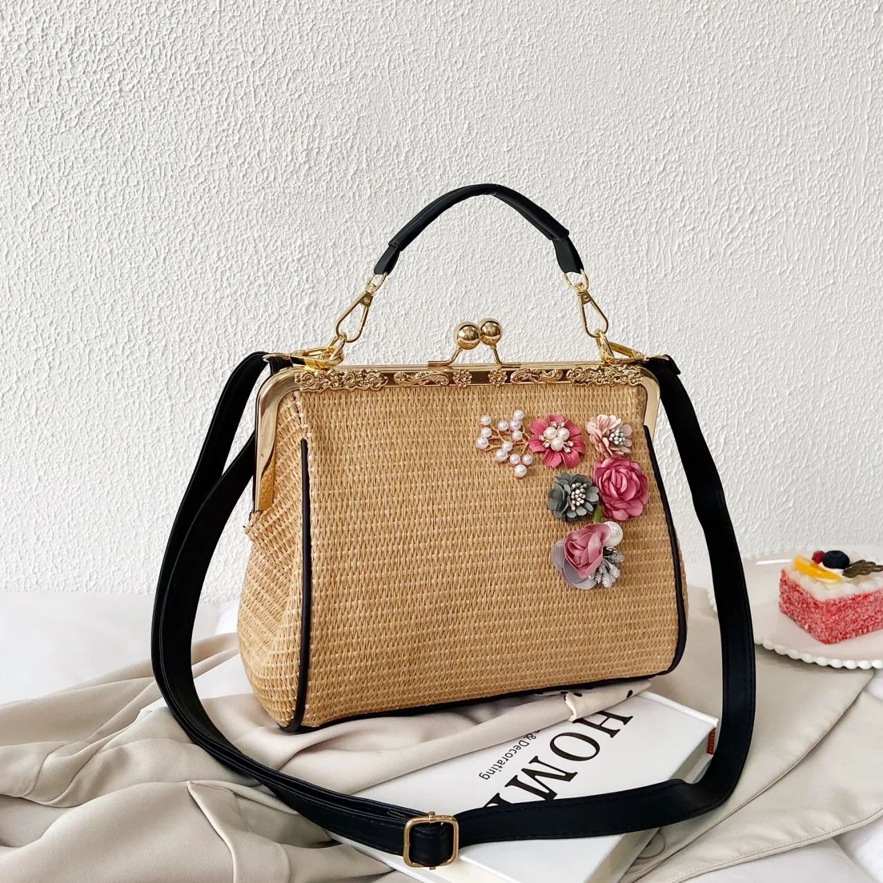 

Women's Bag Woven Fashion Casual Clipped Button Same Style Flower Shoulder Crossbody Shoulder Bags For Women