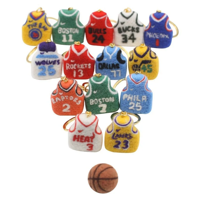 

Баскетбольный костюм из фетровой шерсти, маленький подарок на день рождения, валяние «сделай сам», забавная кукла ручной работы, набор войл...