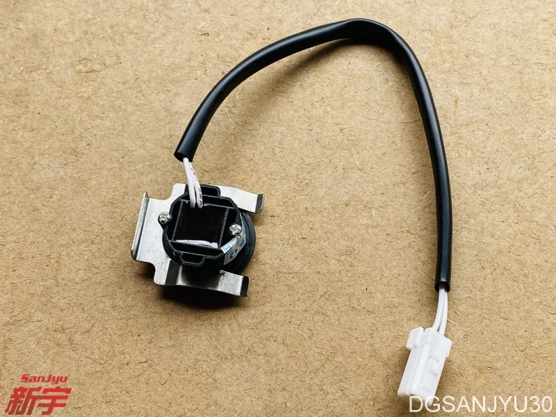 Выключатель замка задней двери