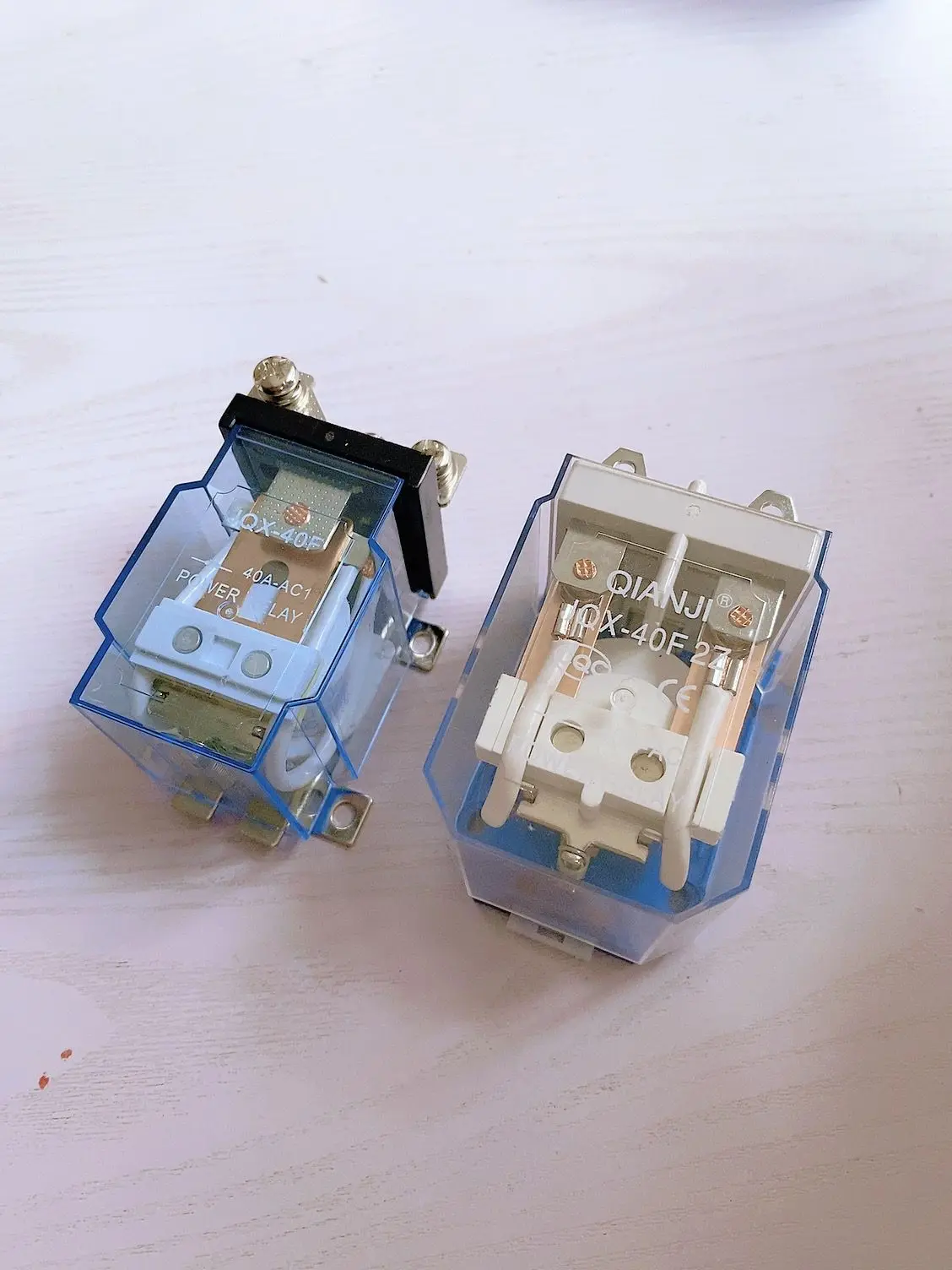 

Промежуточное реле JQX-40F 1Z/2Z 40A Мощное реле DC12V DC24V AC110V AC220V