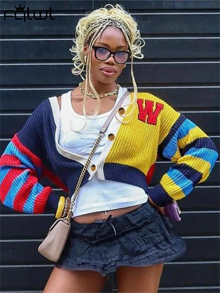 Женский трикотажный кардиган на пуговицах с V-образным вырезом