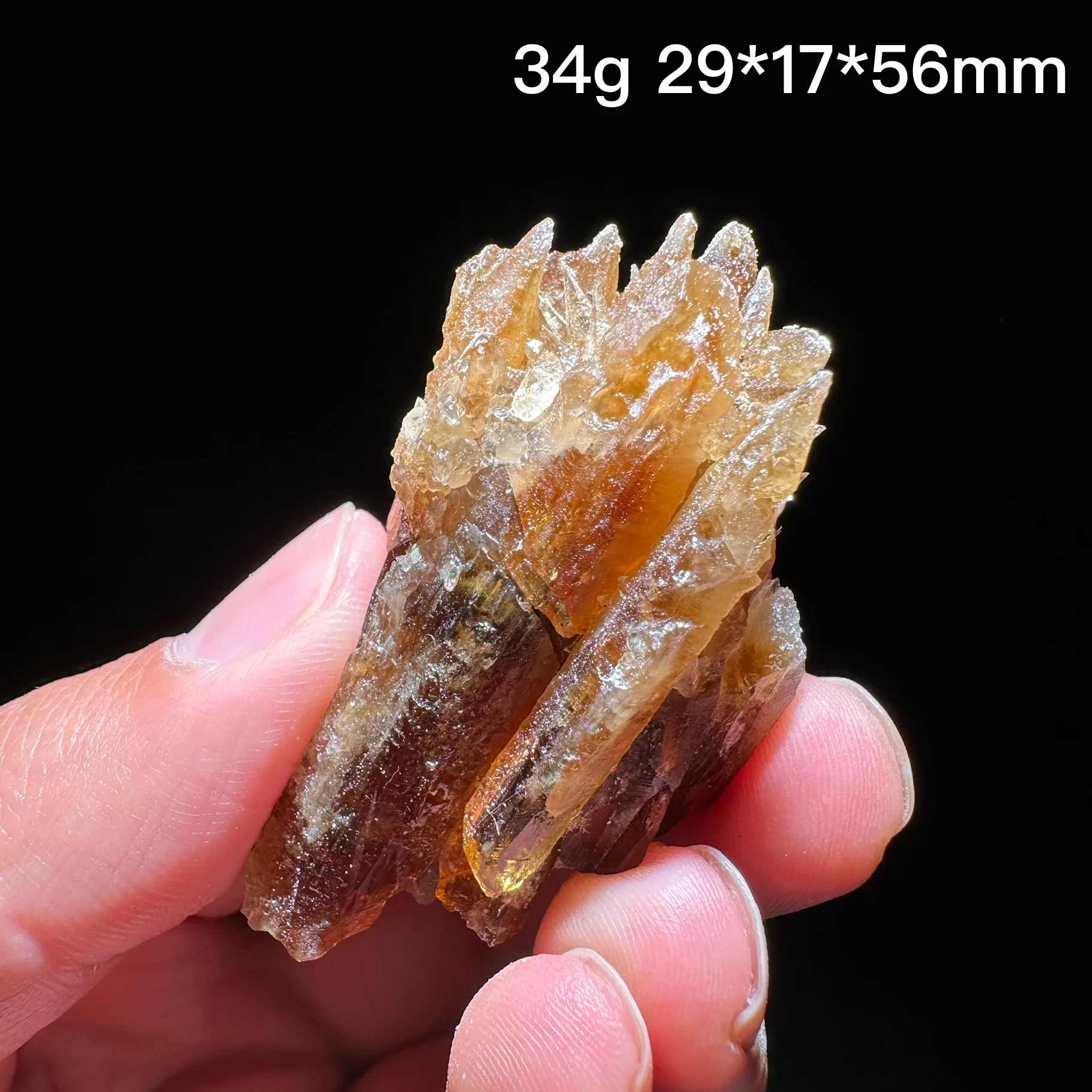 

Янтарный кальцит, грубый минерал