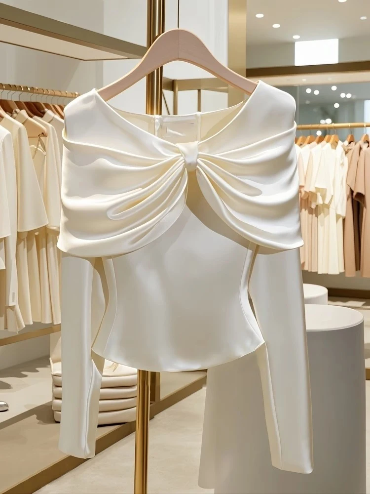 Женская блузка с рюшами