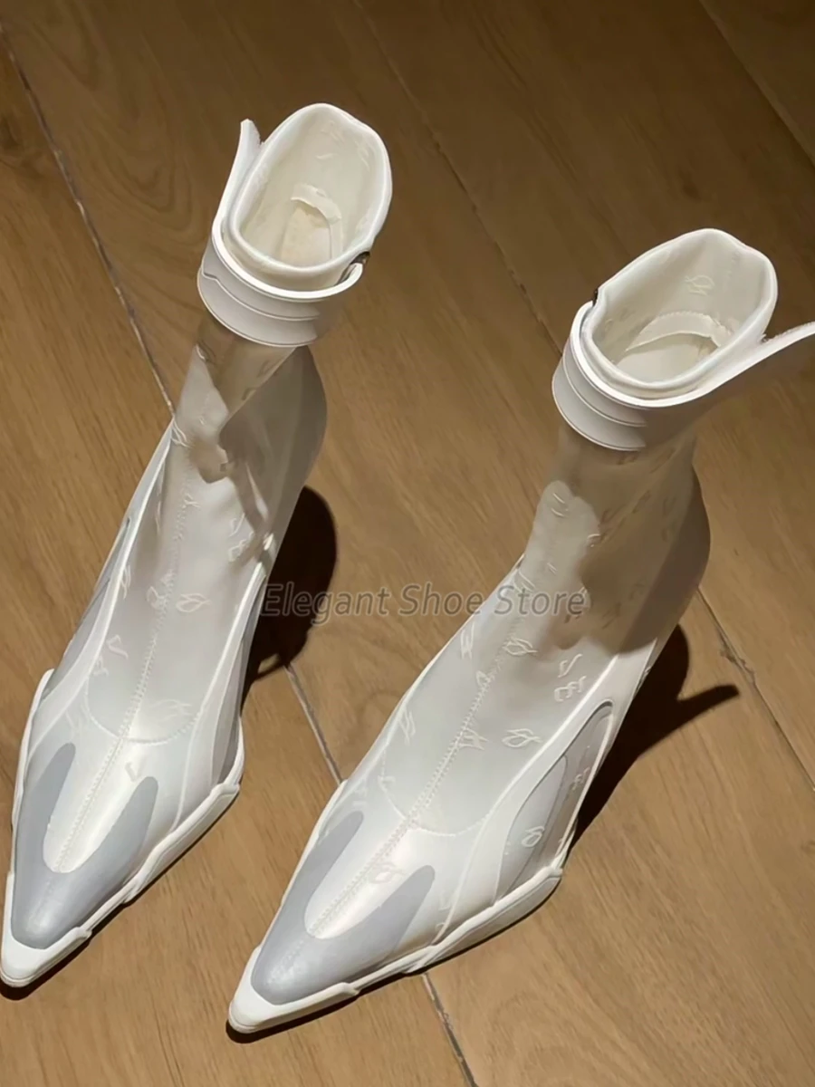 Новинка женские ботильоны на необычном каблуке с острым носком сексуальные