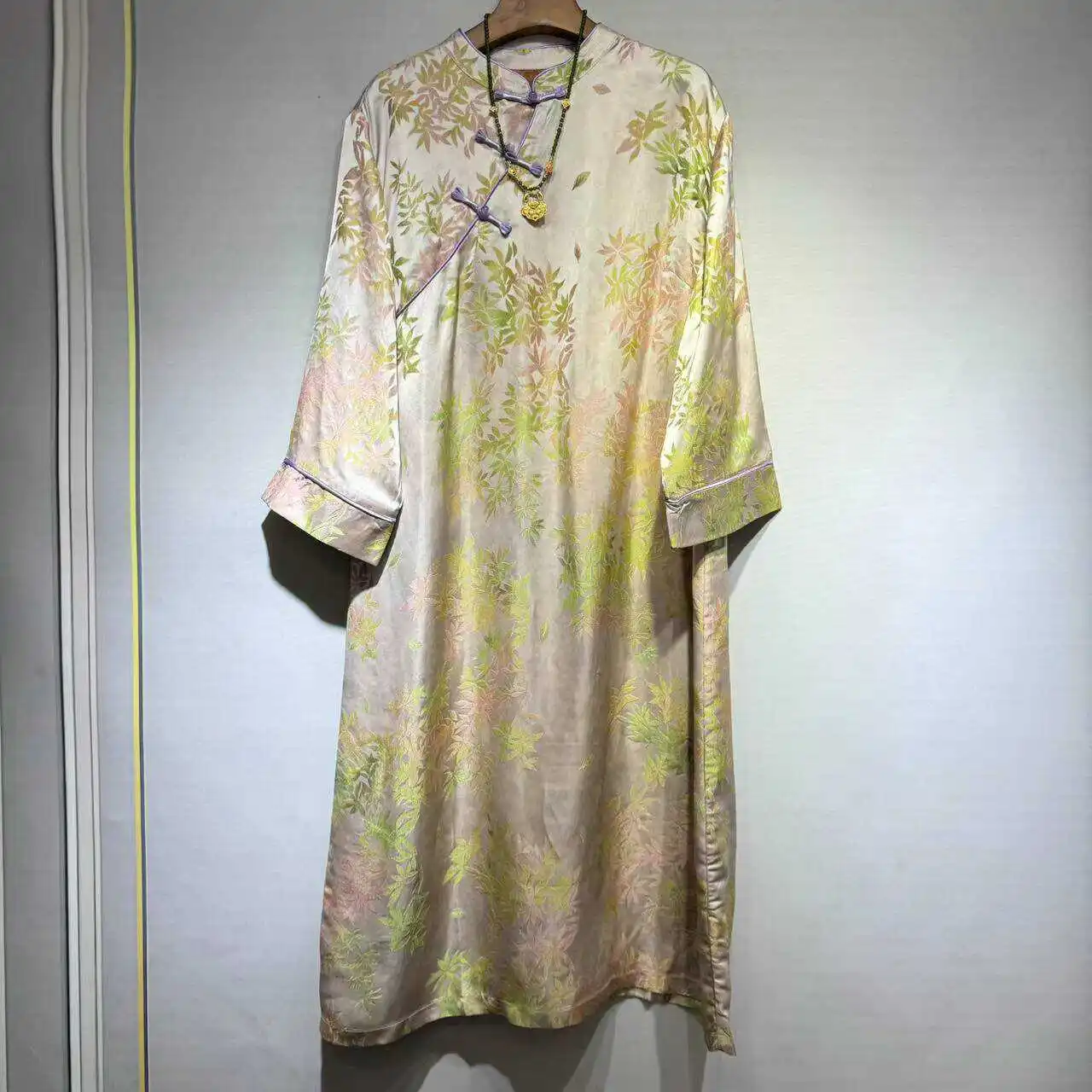 Новое летнее платье Xiangyun в китайском стиле на пуговицах длинное Ципао улучшенном