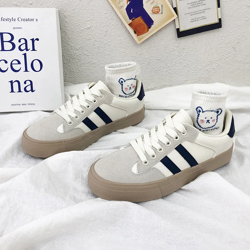 High Quality 2022 Fashion Sneakers Women Shoes Ins Hot Sellers Flats White Shoes Woman Loafers Ladies Casual Lace-up Breathable