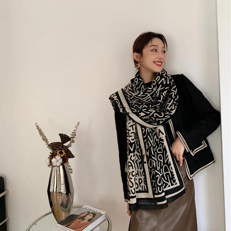 

Vintage Scarves Autumn Winter Shawls Women Letter Scarfs Double-sided Muffler Thickened Plaid Fashionable Wraps Trend Warm Scarf