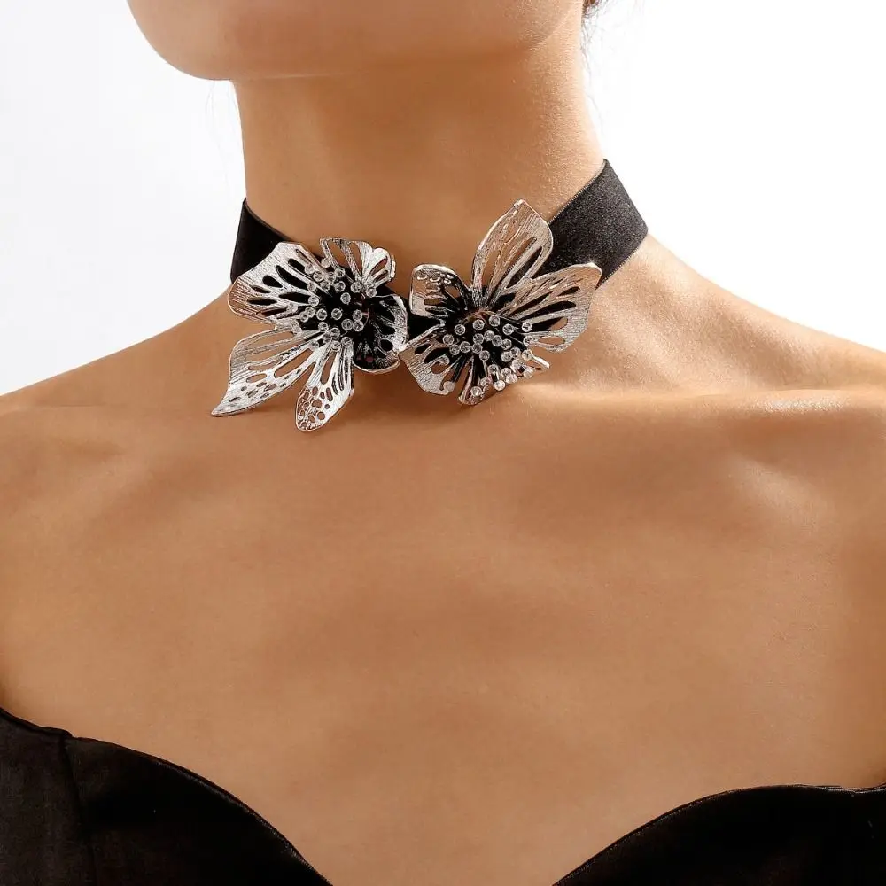 

Festival Aesthetic Gothic Velvet Choker Necklace Handmade Flower Chain Necklace Women Jewelry