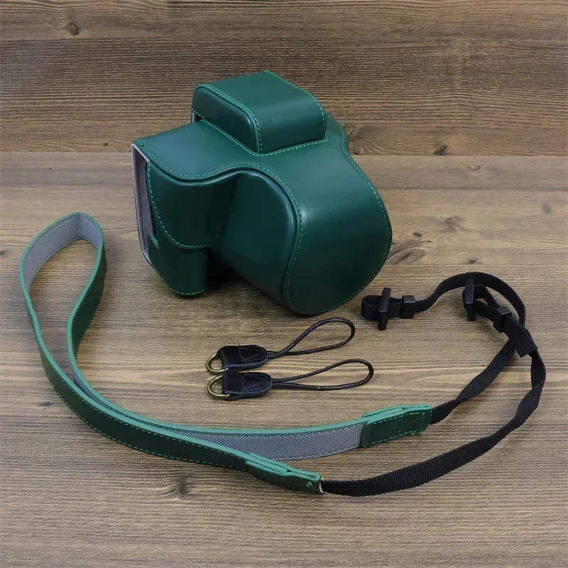 Для камеры Canon EOS R50 (объектив 18-45 мм) Защитный чехол из искусственной кожи с нижней