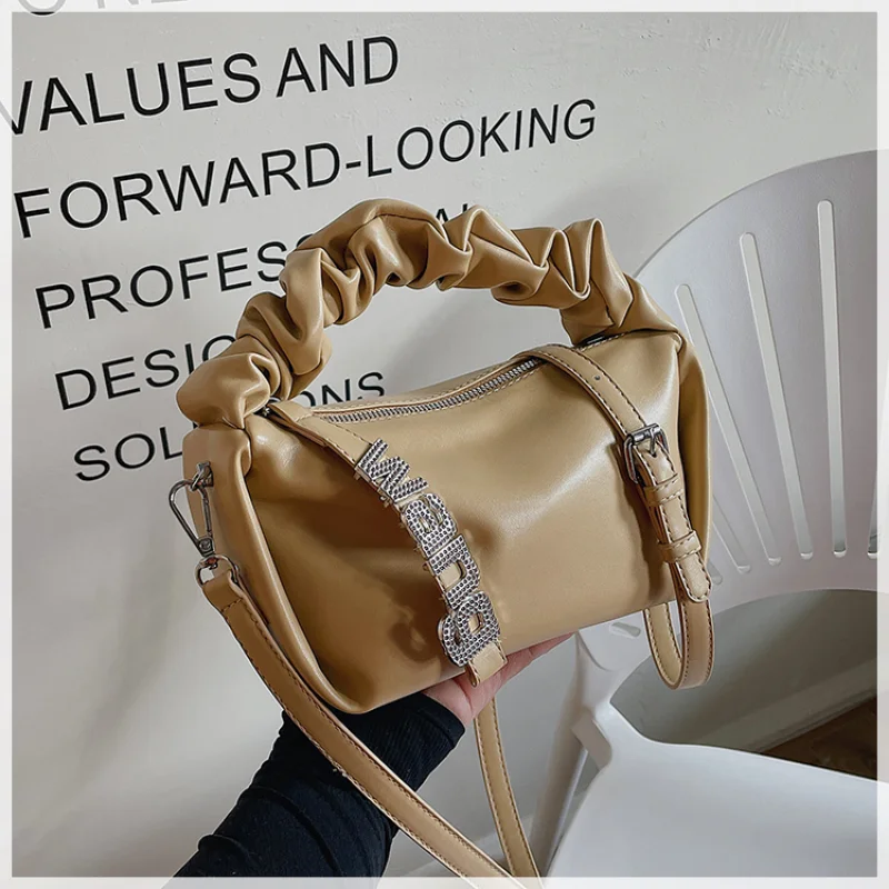 

2023 new Pleated Rhinestone Bag for Female Fashion Shoulder Bags Crystal Chain Sling Bag Woman Top-handle Handbag Hobos Purse