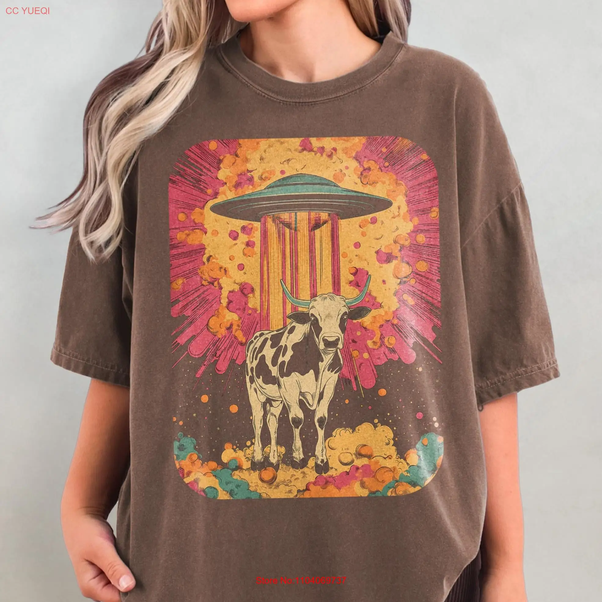 Футболка с изображением коровы НЛО в стиле ретро комфортные цвета вестерн