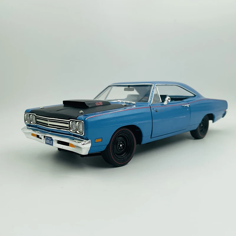 

Autoworld 1:18 Scale 1969 Plymouth Bird Road Runner Alloy Car Model Collection