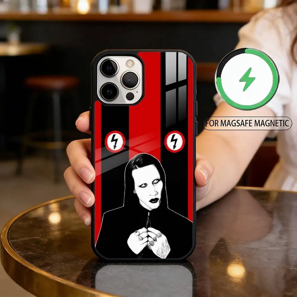 Чехол для телефона M-Marilyn Singer Manson для iPhone 17, 16, 15, 14, 13, 12, 11 Plus, Pro Max с магнитным креплением для беспроводной зарядки Magsafe. (art.: 3920dd33ca10a) - 3920dd33ca10a