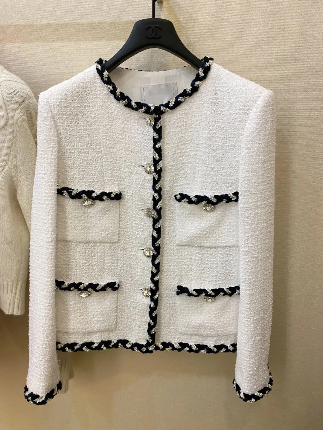 Роскошное и Элегантное однобортное белое маленькое очаровательное пальто для