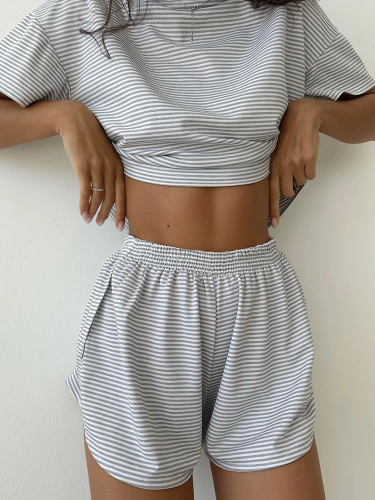 Костюм из двух предметов новинка модные элегантные полосатые топы с длинным