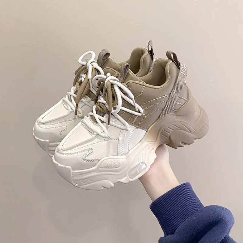 

Модные Цветные мягкие женские спортивные туфли на шнуровке для отдыха на открытом воздухе повседневные разноцветные туфли на толстой подошве женская обувь