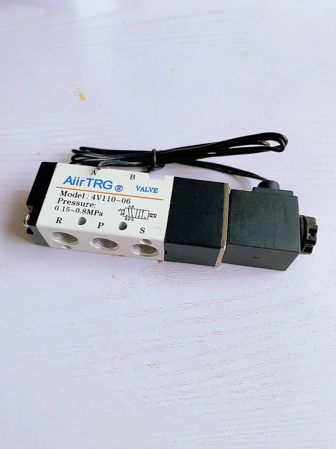 

Пневматические электромагнитные клапаны 4V110-06 4V110-M5, 2-позиционный 5-портовый Пневматический регулирующий клапан