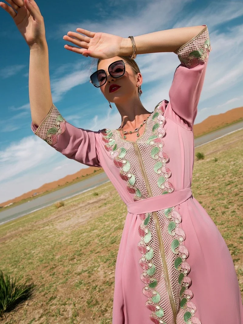 Cherry Pink Lace Embroidered Long Dress Elegant Vintage Holiday Gorgeous Gulf Moroccan Caftan Dubai Abaya Summer 2022