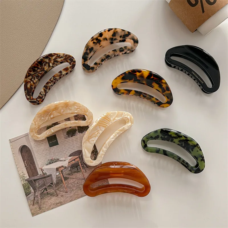 

Women's Hairpin Claw Hollow Acetic Acid Clasp Leopard Pattern Hairpin Girl Fashion Hawksbill Black Crescent Style Accessories