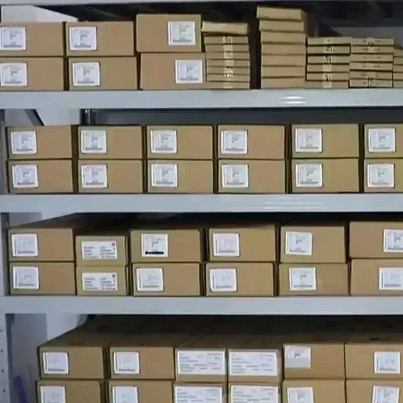 Оригинальный телефон с встроенным Wi-Fi Bluetooth в наличии 1 шт.