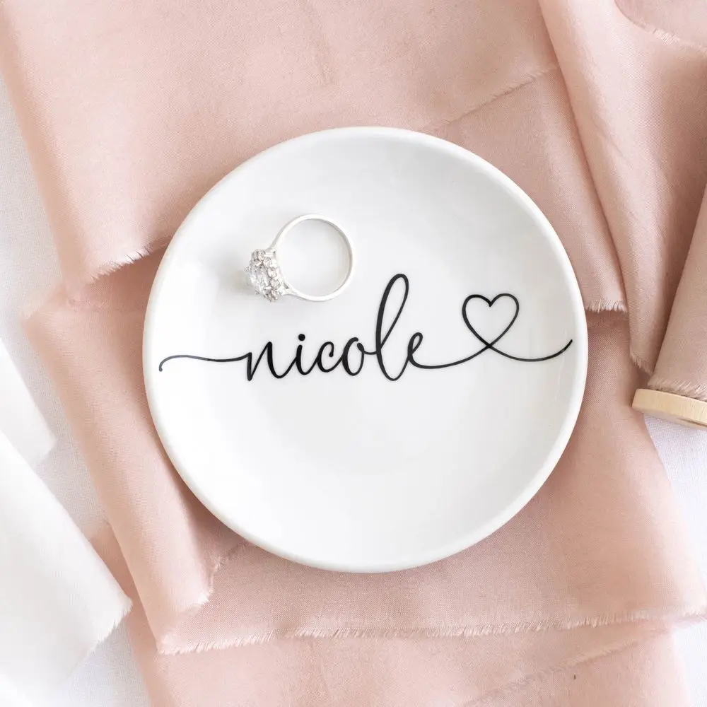 

Керамическая персонализированная блюдце для колец