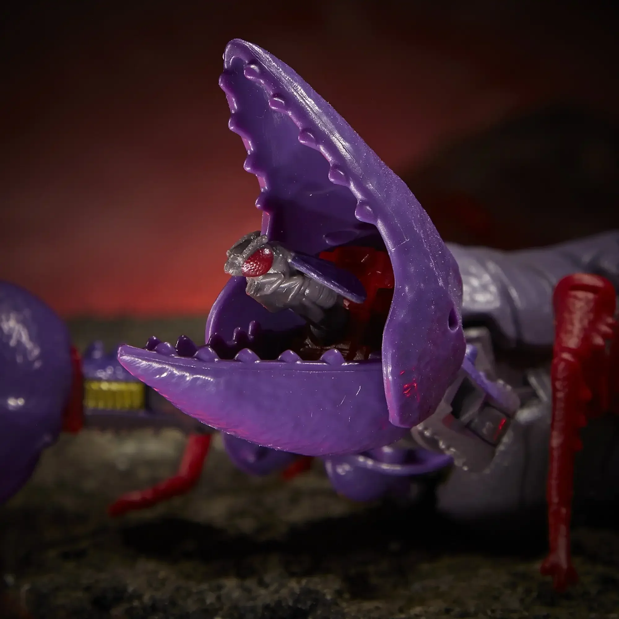 Hasbro Transformers Generations War for Cybertron Kingdom Deluxe WFC-K23 Predacon Scorponok Toys F0677