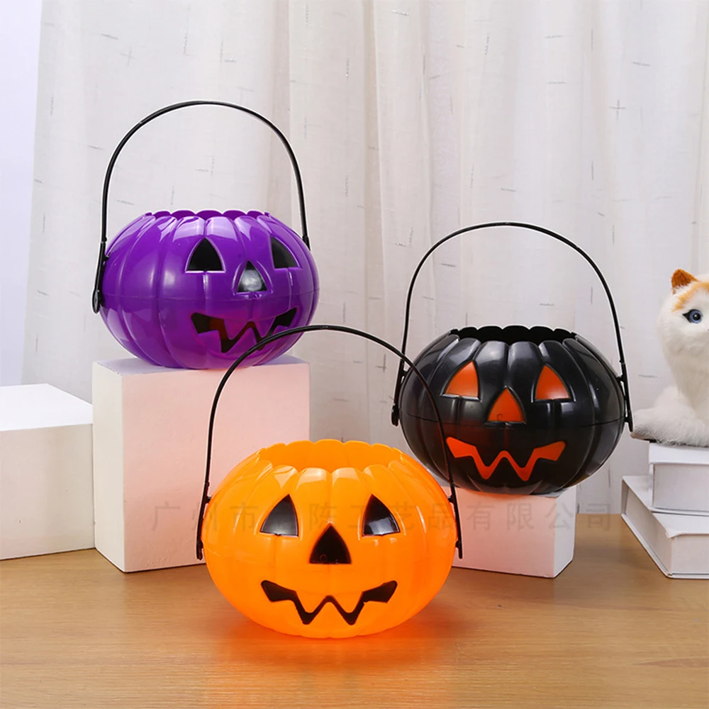 

5pcs Happy face pumpkin bucket foldable and detachable two and a half in one candy bag bucket field layout props For Halloween