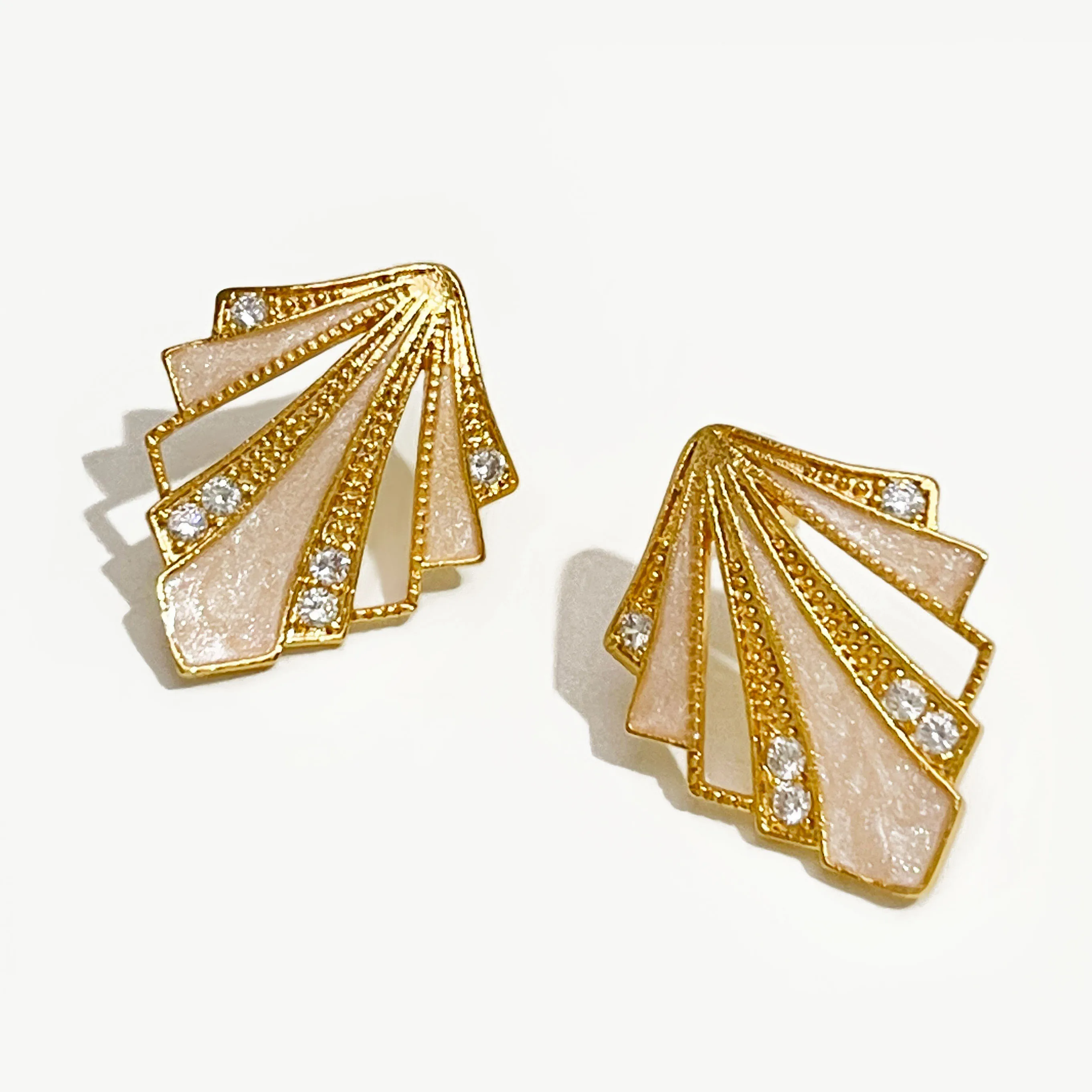 

Peri'sbox Micro Inlay Cz Zircon White Enamel Glitter Stud Earrings for Women Girls Gold Plated Shell Shape Textured Post Earring