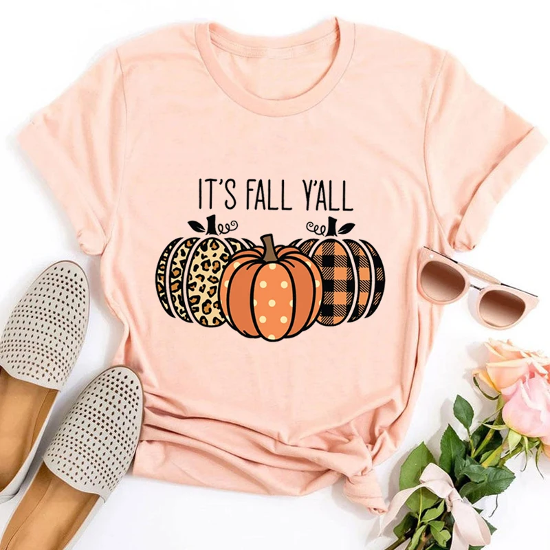 

Рубашка с надписью «It's Fall You All»