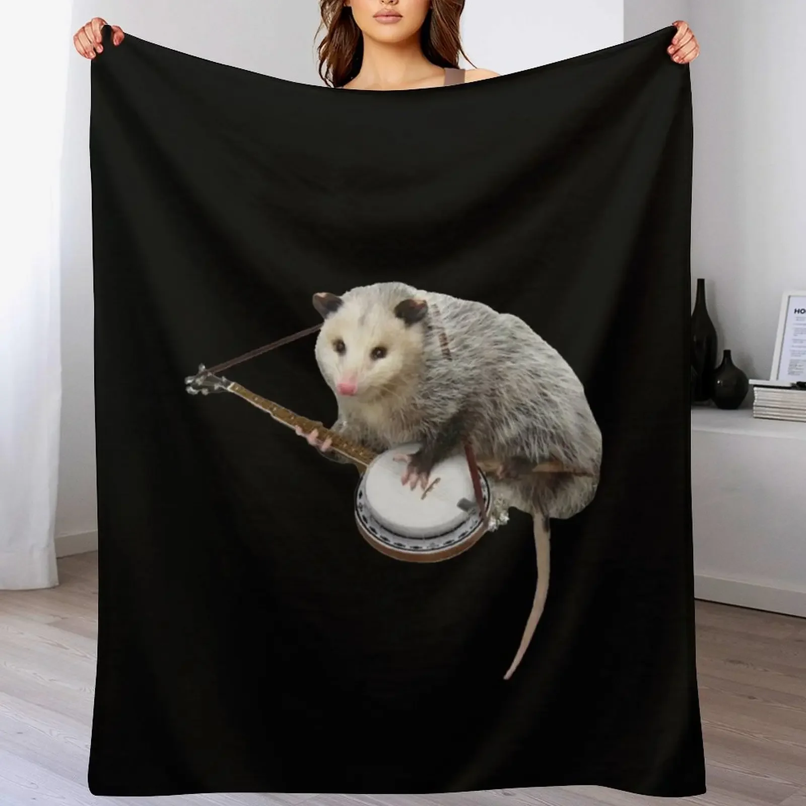 Мягкий плюшевый плед Opossum Playing Banjo