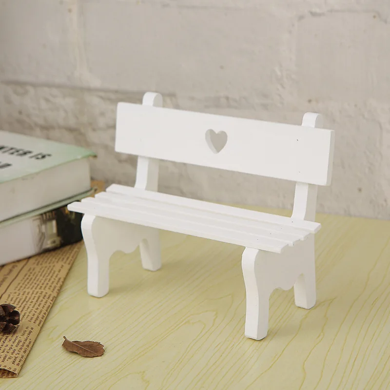 

Мини-скамейка из дерева